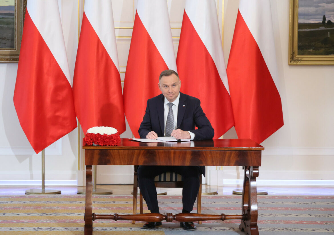 Prezydent podpisa? ustaw? o wakacjach kredytowych