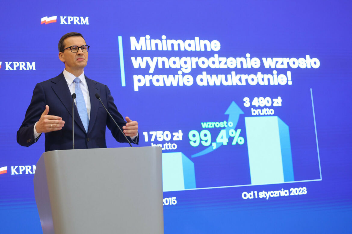 Konferencja premiera Morawieckiego oraz minister Mal?g