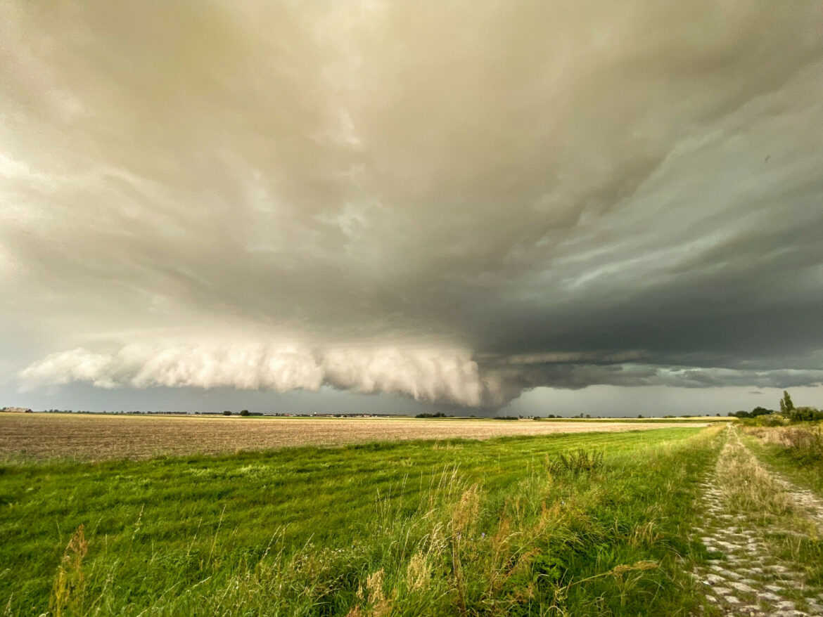 Front burzowy w powiecie ?widnickim