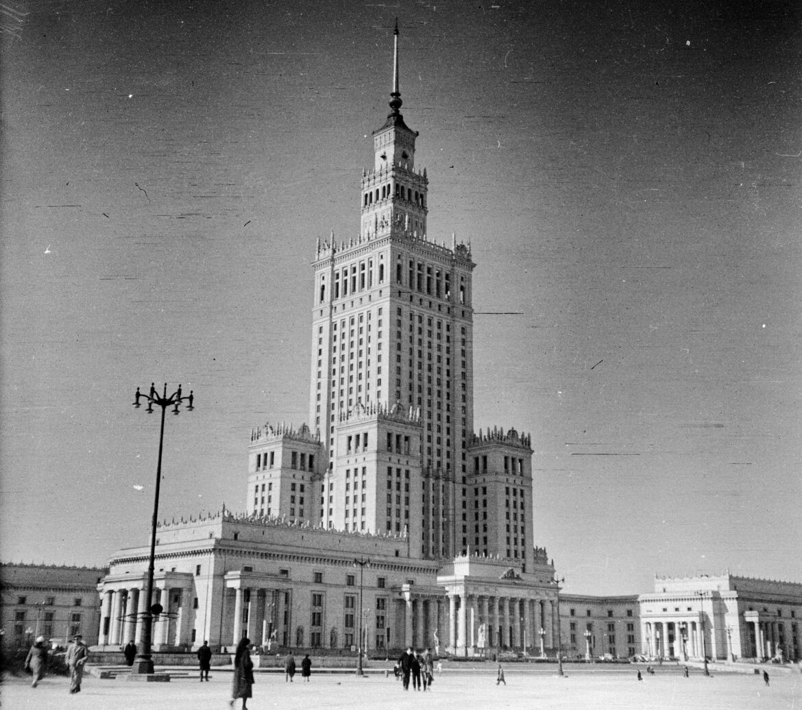 A_Kultúra_és_Tudomány_Palotája._Fortepan_75020
