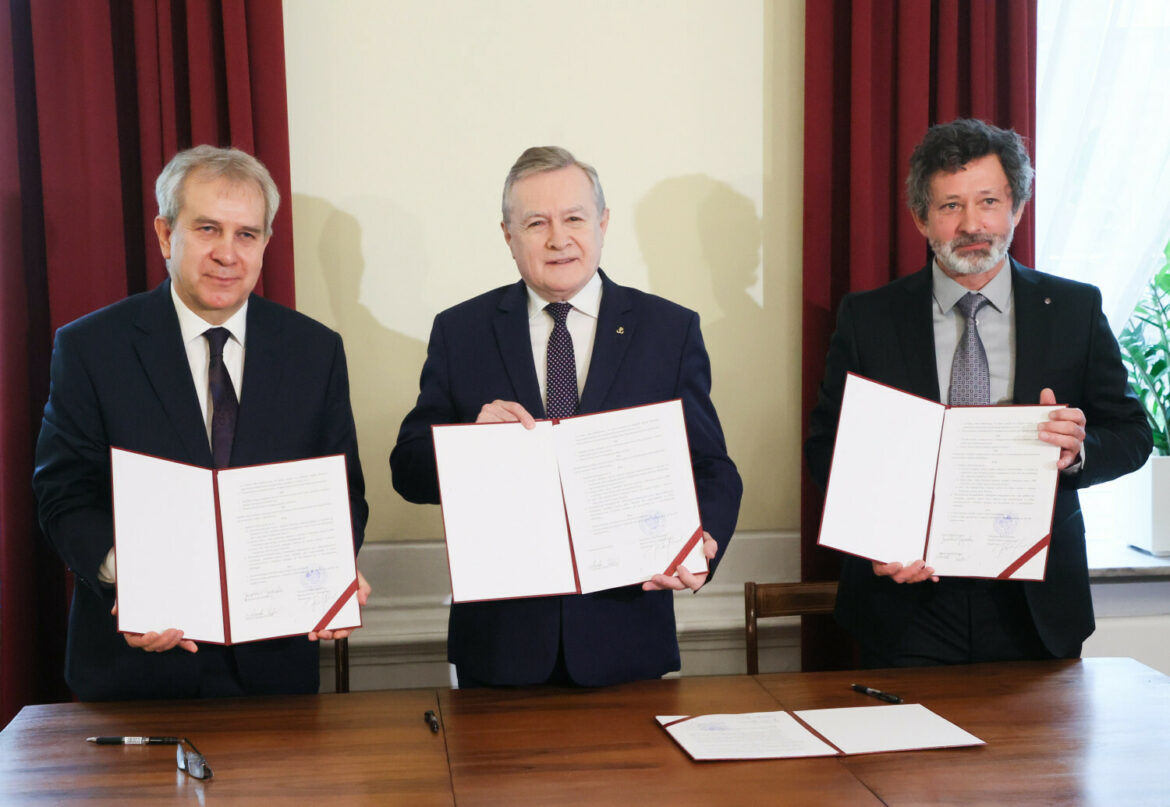 Powo?anie Teatru Klasyki Polskiej