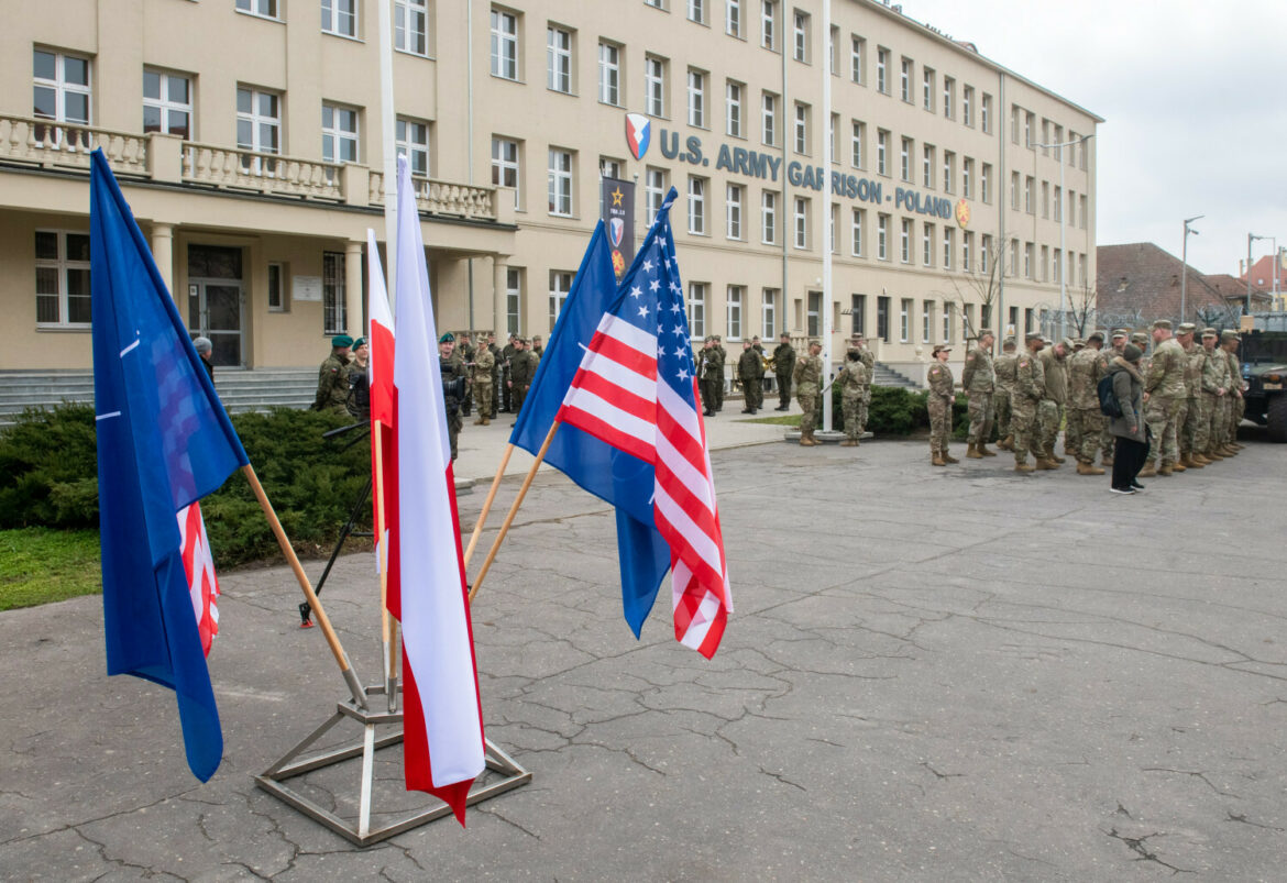 Ustanowienie garnizonu Si? Zbrojnych USA w Polsce