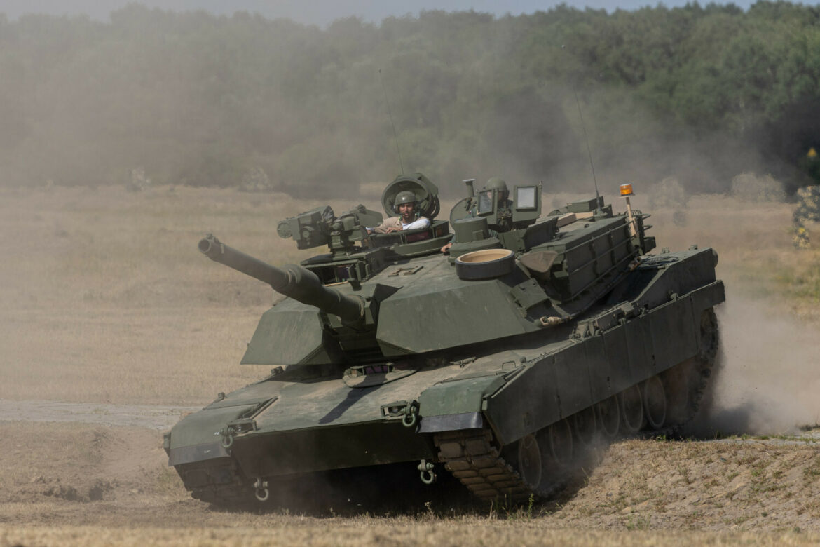 Szkolenie polskich ?o?nierzy na czo?gach Abrams