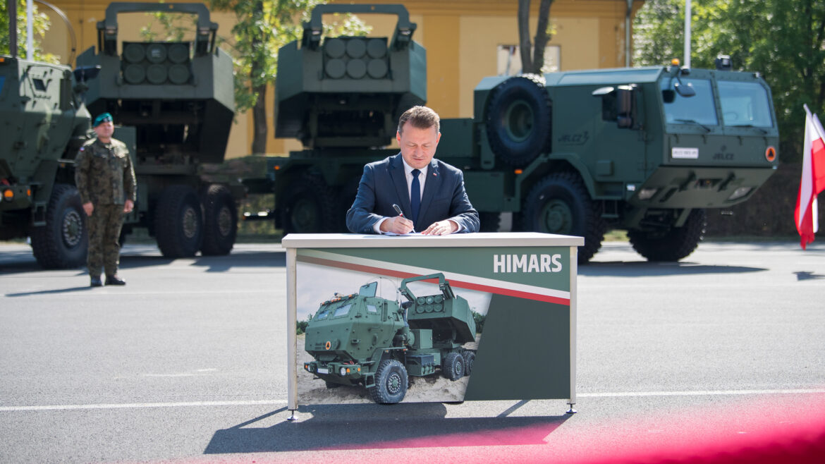 minister obrony zatwierdził umowę — fot. Ministerstwo Obrony Narodowej
