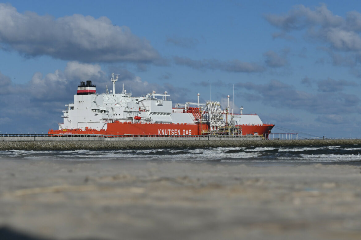 Gazowiec "Lech Kaczy?ski" w ?winouj?ciu