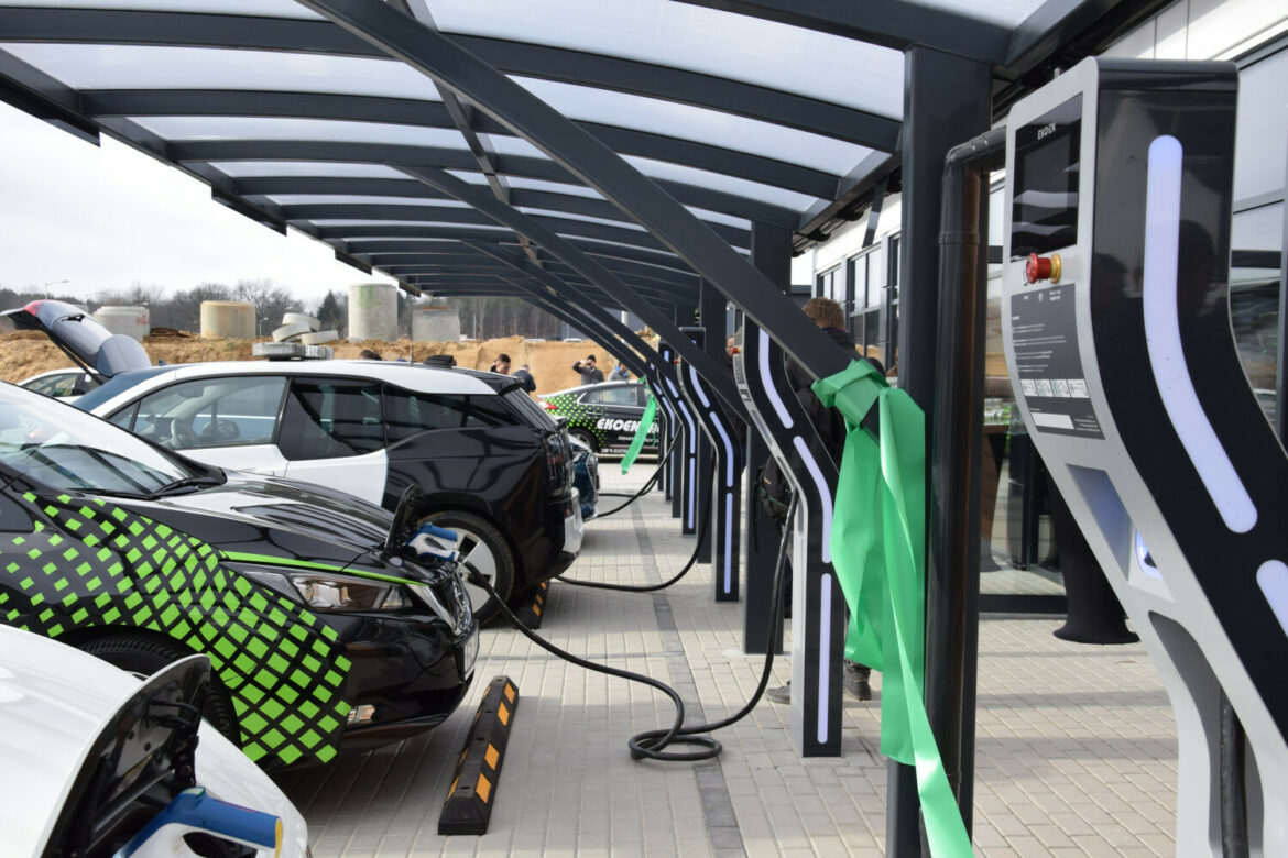 Stacja ?adowania samochodów elektrycznych Ekoen