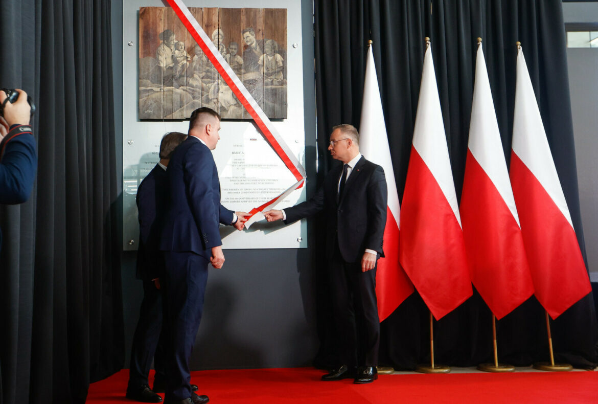 Lotnisko w Jasionce otrzyma?o imi? Rodziny Ulmów